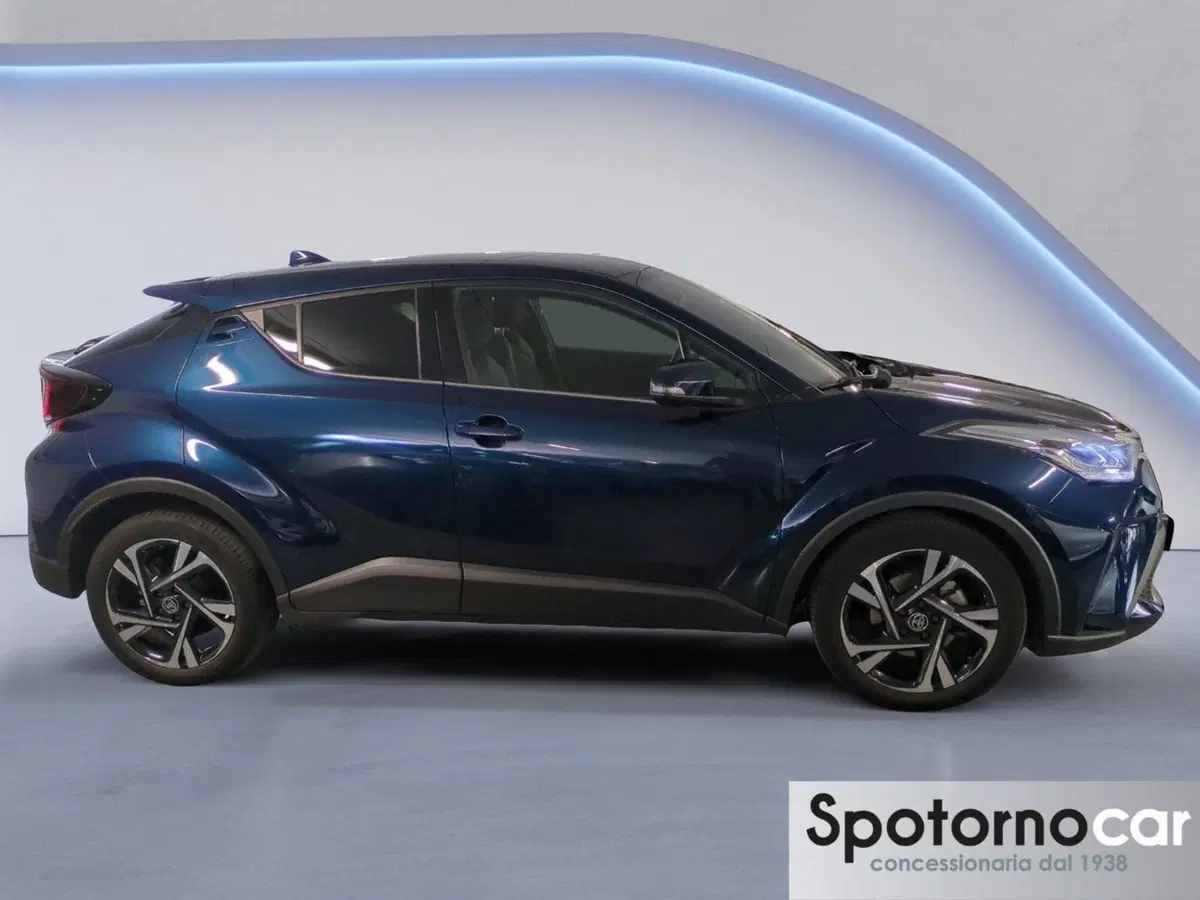 Toyota Toyota C-HR usata a Milano (9)