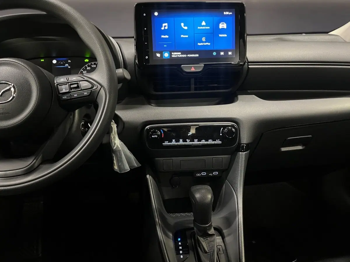 Mazda Mazda2 Hybrid nuova a Bergamo (10)