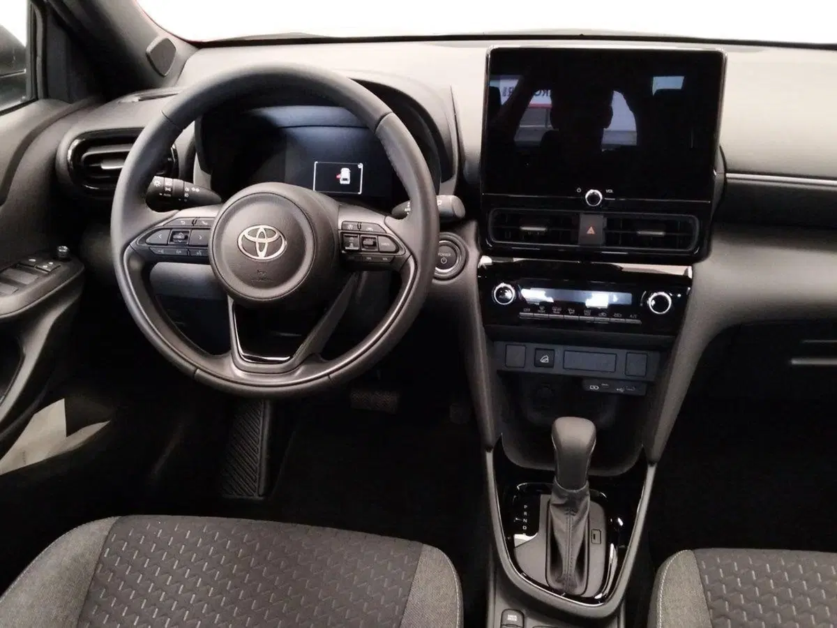 Toyota Yaris Cross nuova a Roma (6)