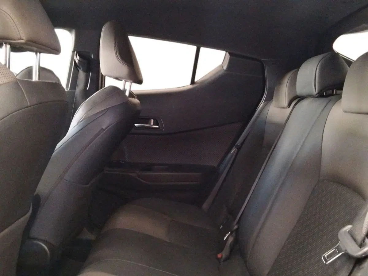 Toyota Toyota C-HR usata a Roma (10)