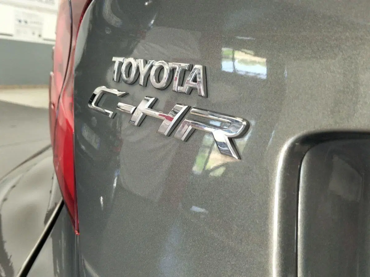 Toyota Toyota C-HR usata a Roma (14)