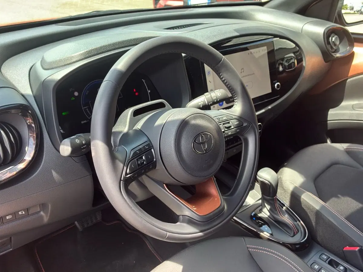 Toyota Aygo X usata a Mantova (18)