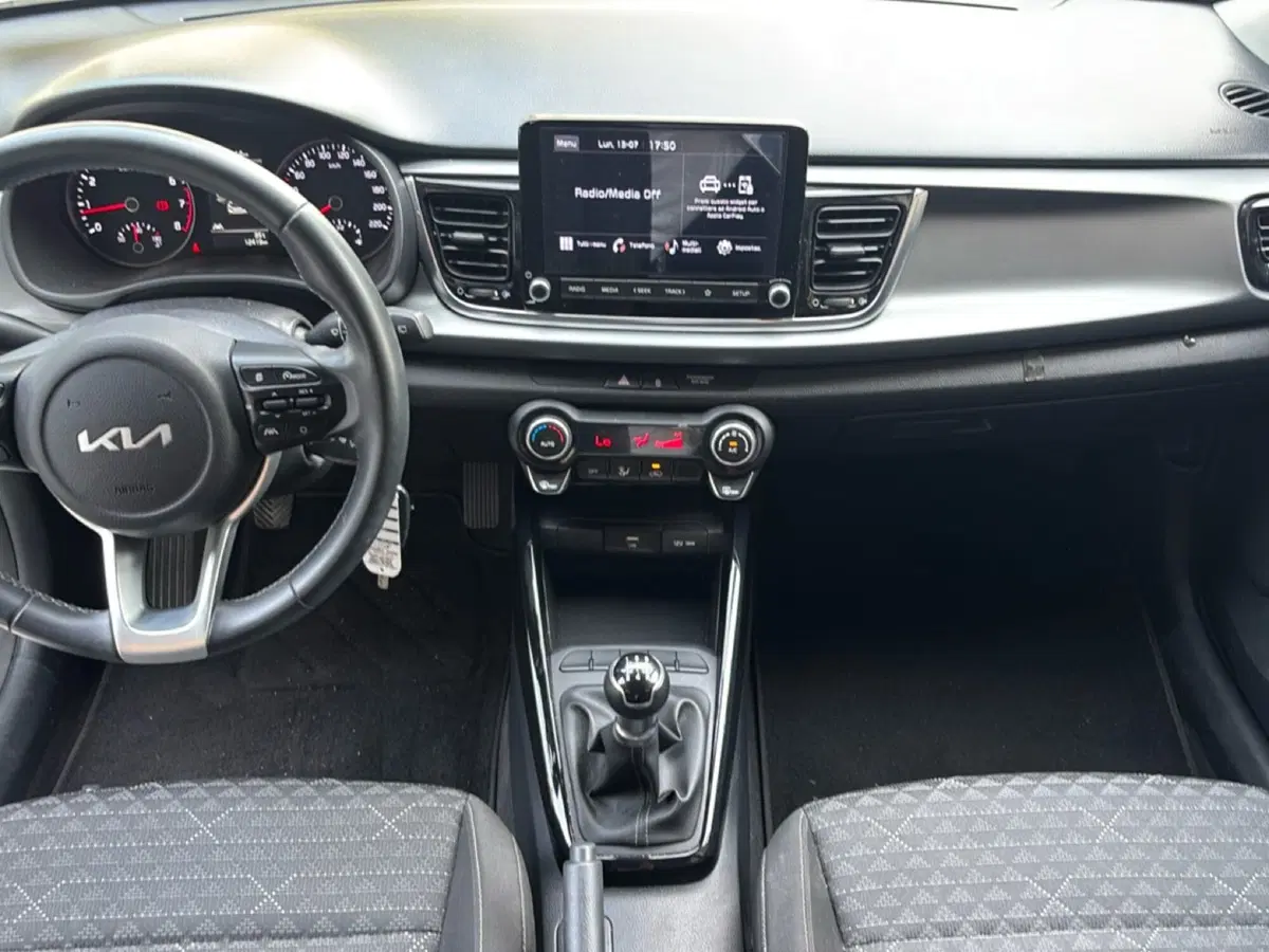 Kia Rio usata a Bologna (9)