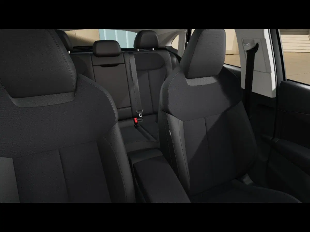 Audi Q3 Sportback nuova a Livorno (10)