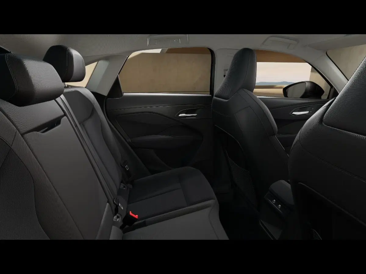 Audi Q3 Sportback nuova a Livorno (11)