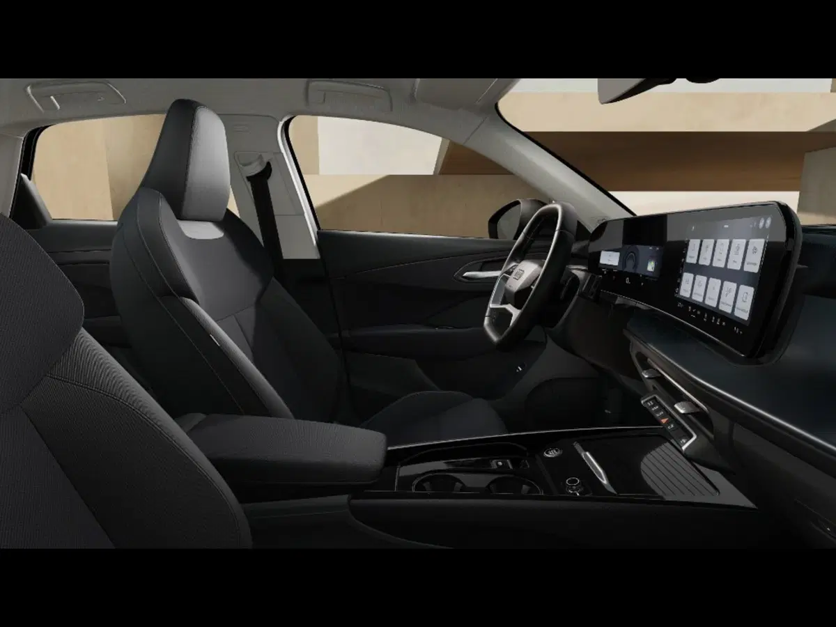 Audi Q3 Sportback nuova a Livorno (9)