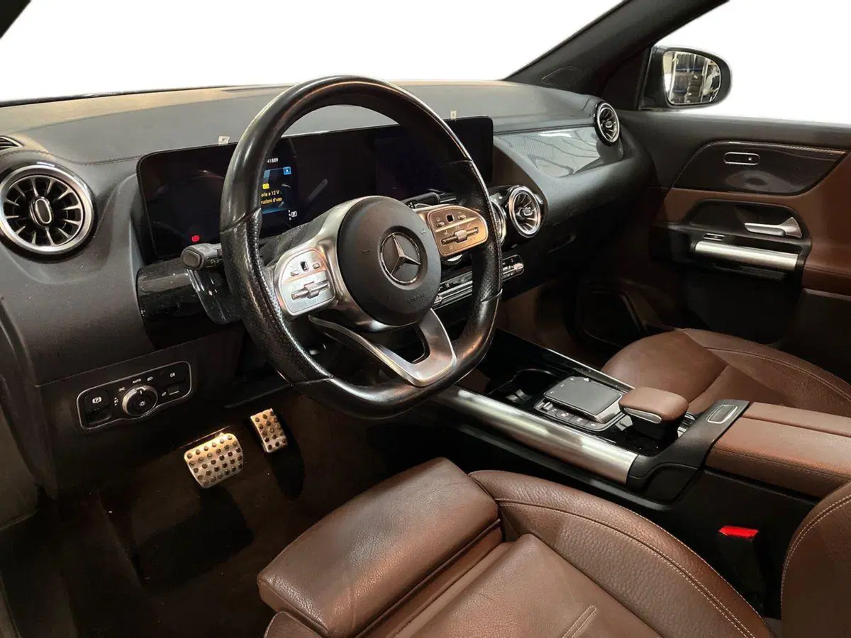 Mercedes-Benz GLA SUV usata a Bari (10)