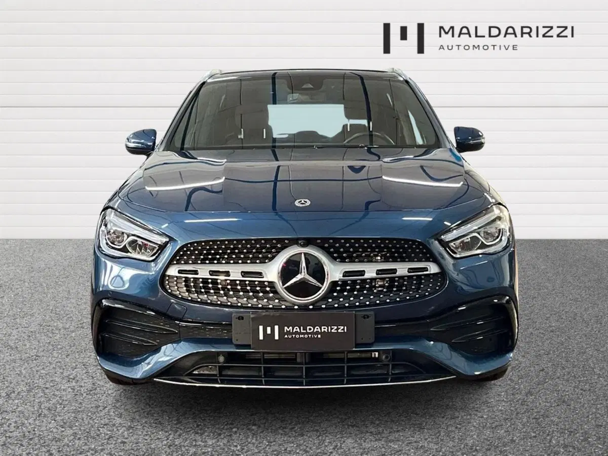 Mercedes-Benz GLA SUV usata a Bari (2)
