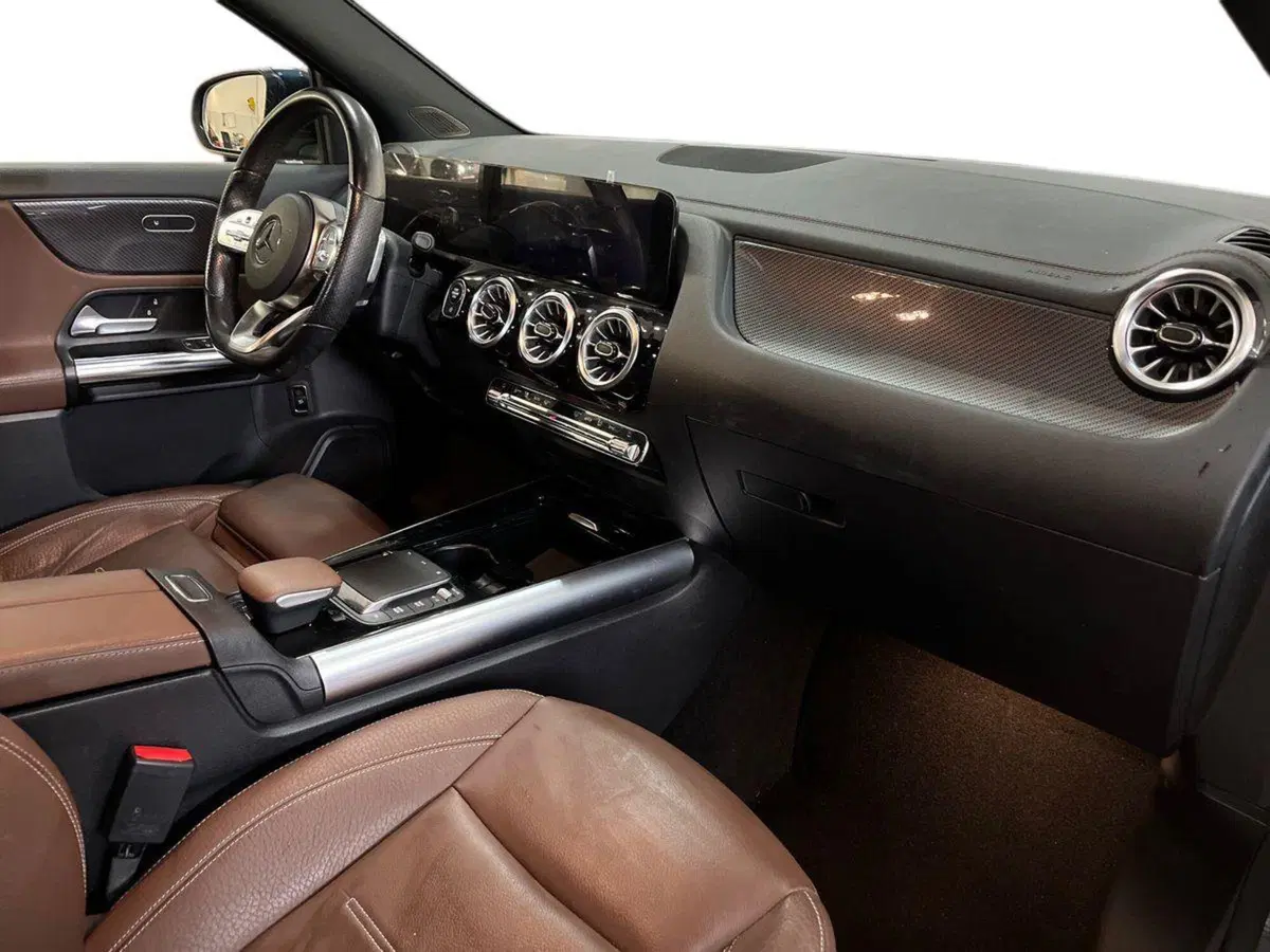 Mercedes-Benz GLA SUV usata a Bari (9)