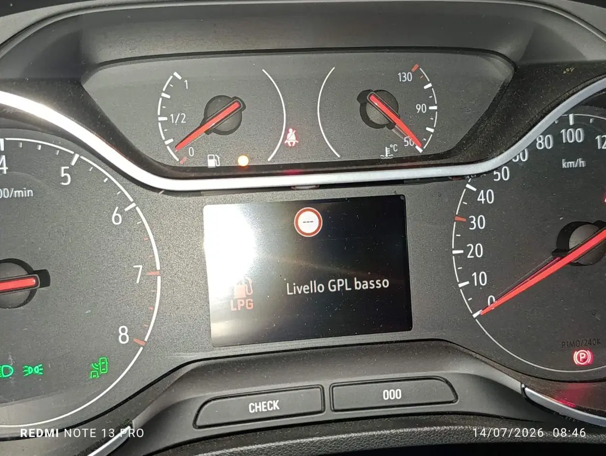 Opel Crossland X usata a Ferrara (11)