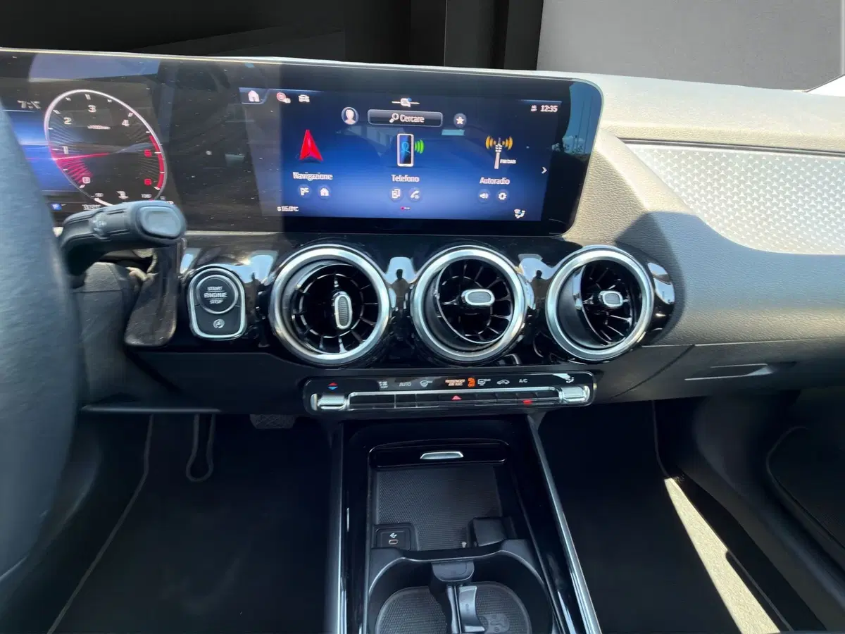 Mercedes-Benz GLA SUV usata a Cosenza (15)