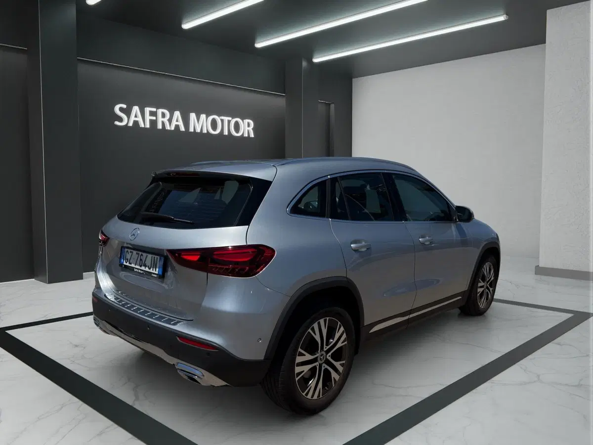 Mercedes-Benz GLA SUV usata a Cosenza (6)