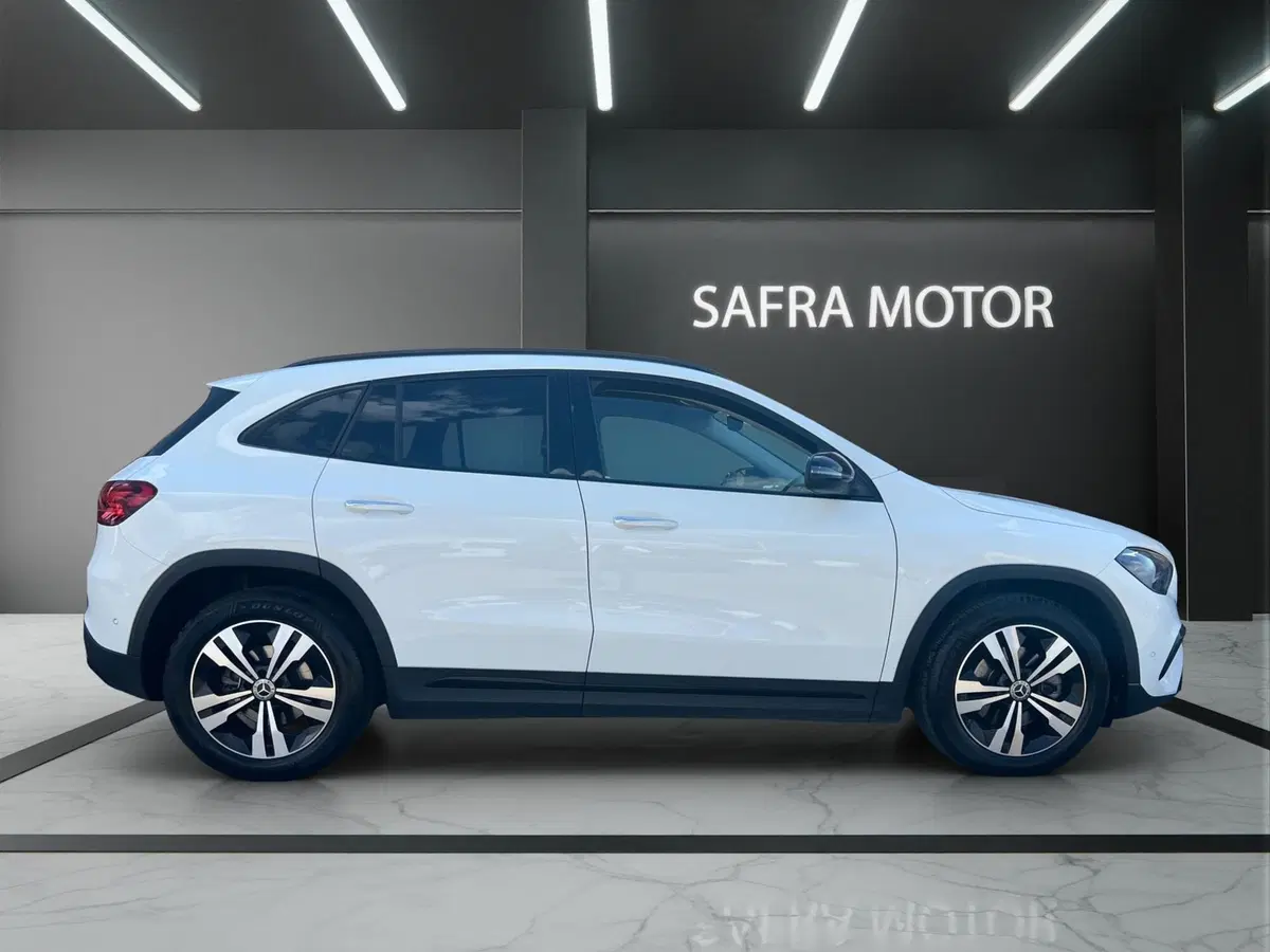 Mercedes-Benz GLA SUV usata a Cosenza (7)
