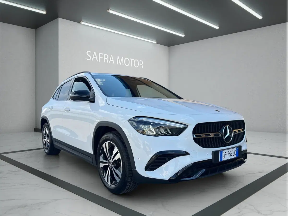 Mercedes-Benz GLA SUV usata a Cosenza (8)