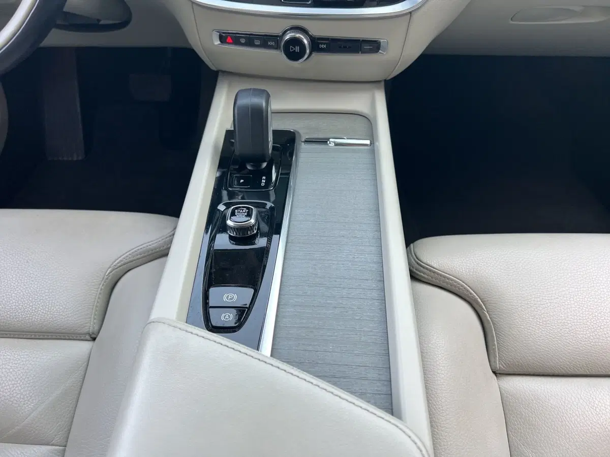 Volvo V60 Cross Country usata a Cosenza (15)