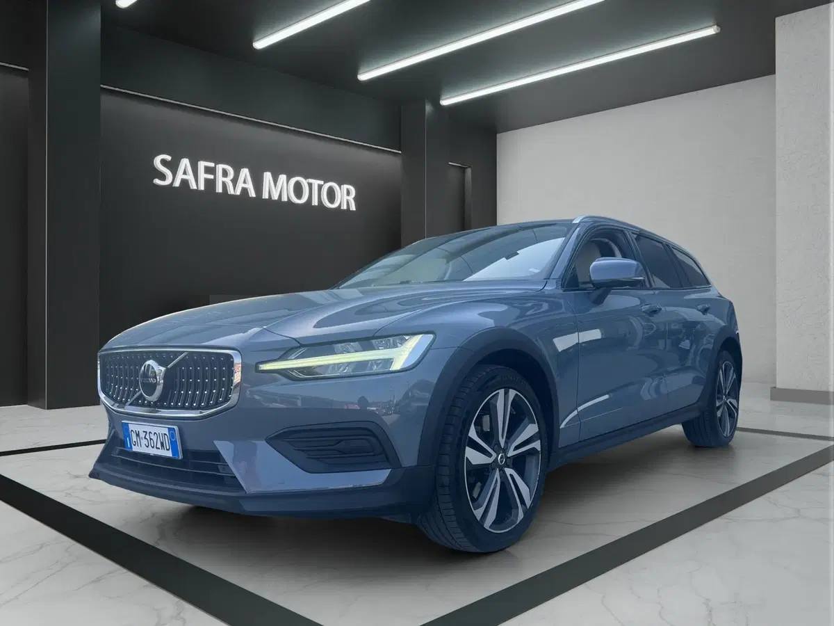 Volvo V60 Cross Country usata a Cosenza (3)