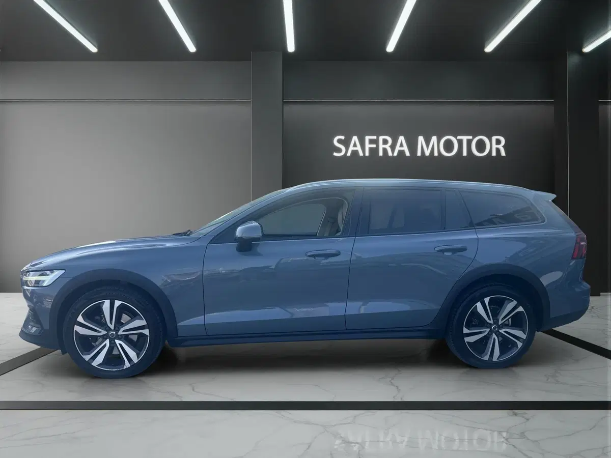 Volvo V60 Cross Country usata a Cosenza (4)