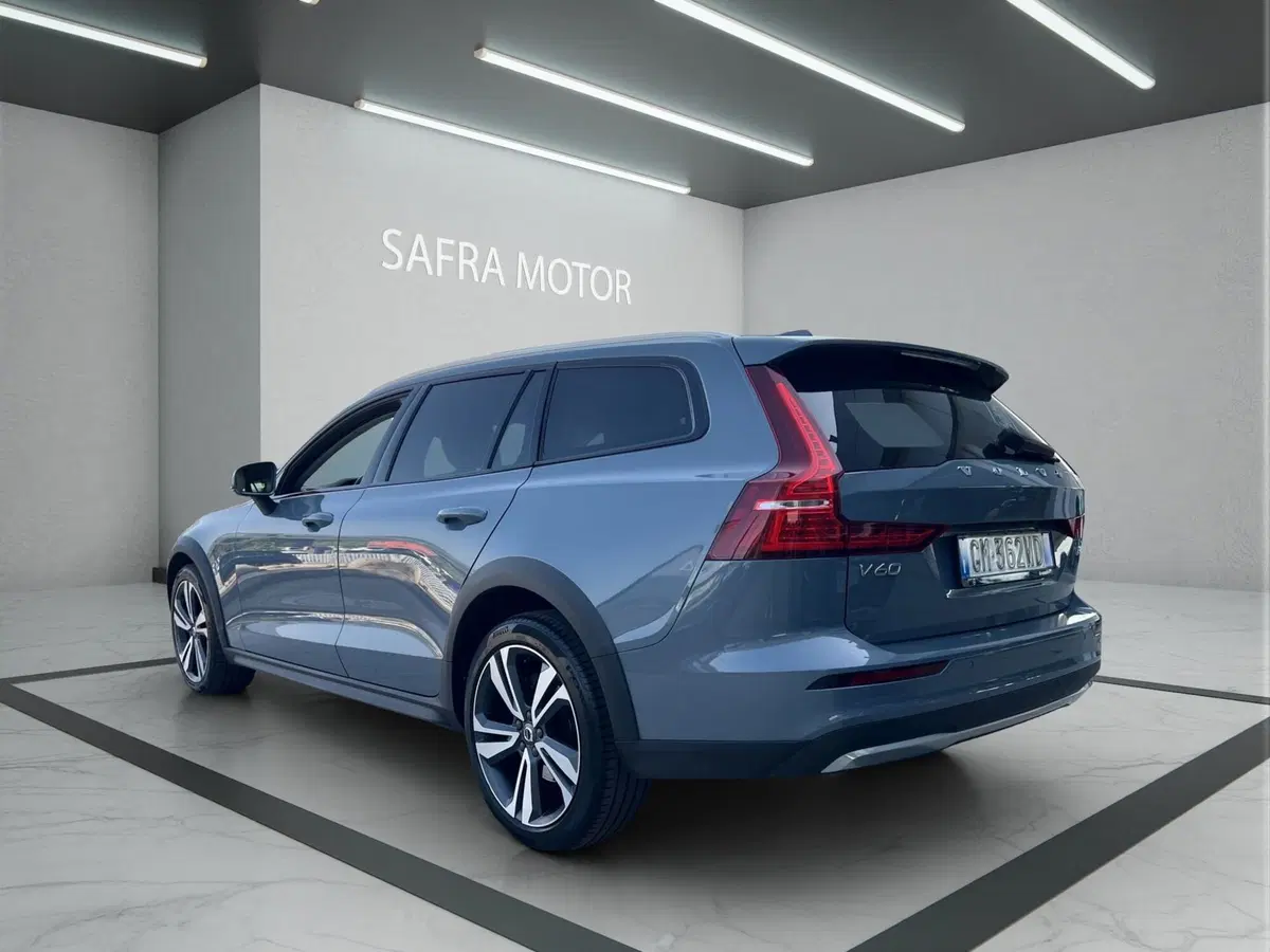Volvo V60 Cross Country usata a Cosenza (5)