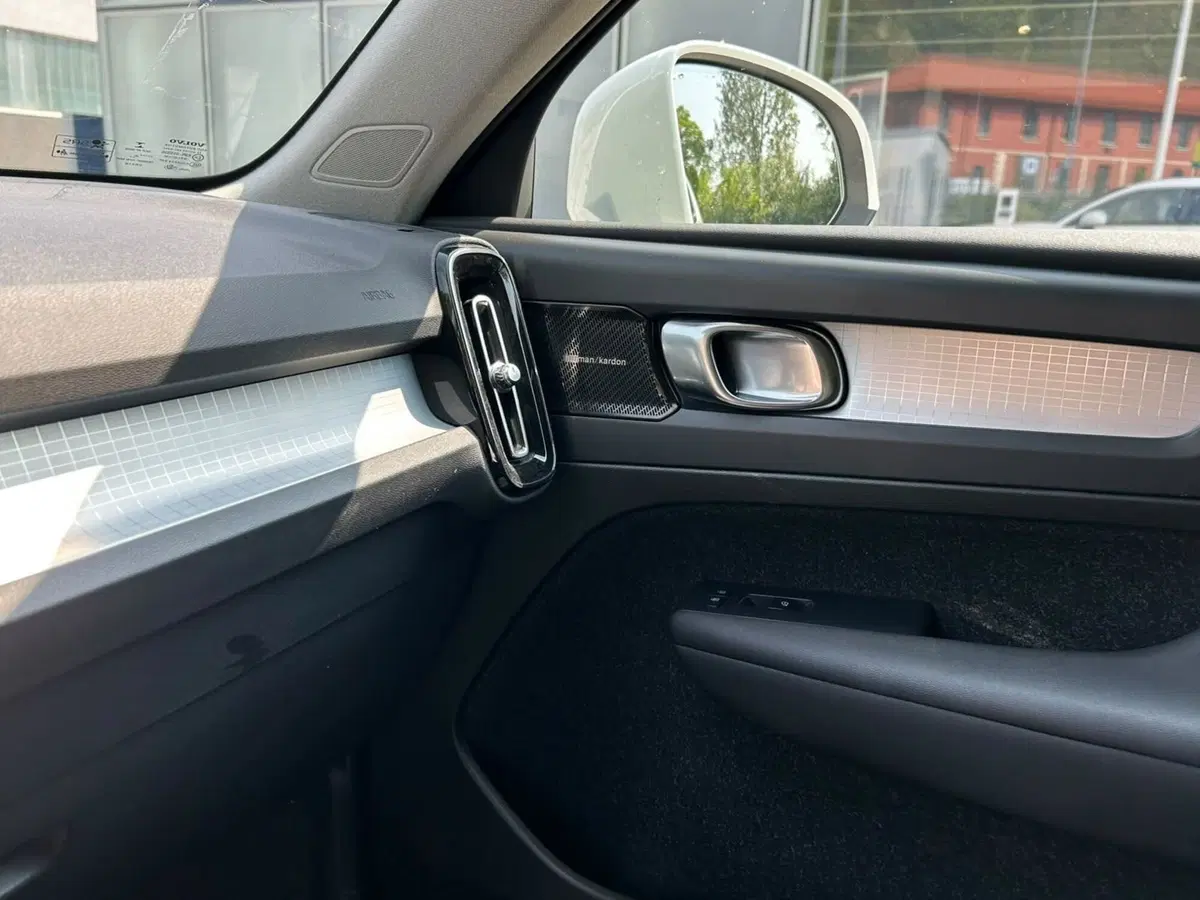 Volvo XC40 usata a Como (17)