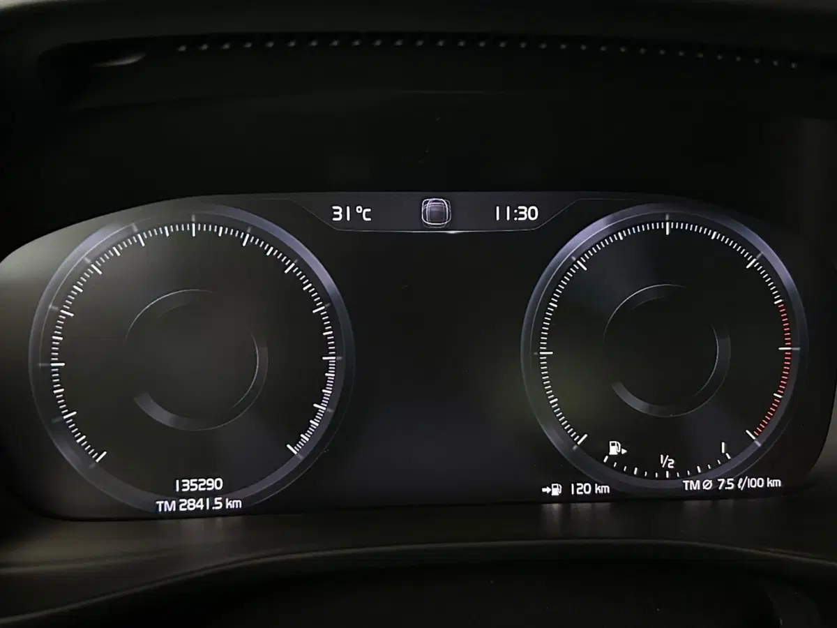 Volvo XC40 usata a Como (8)