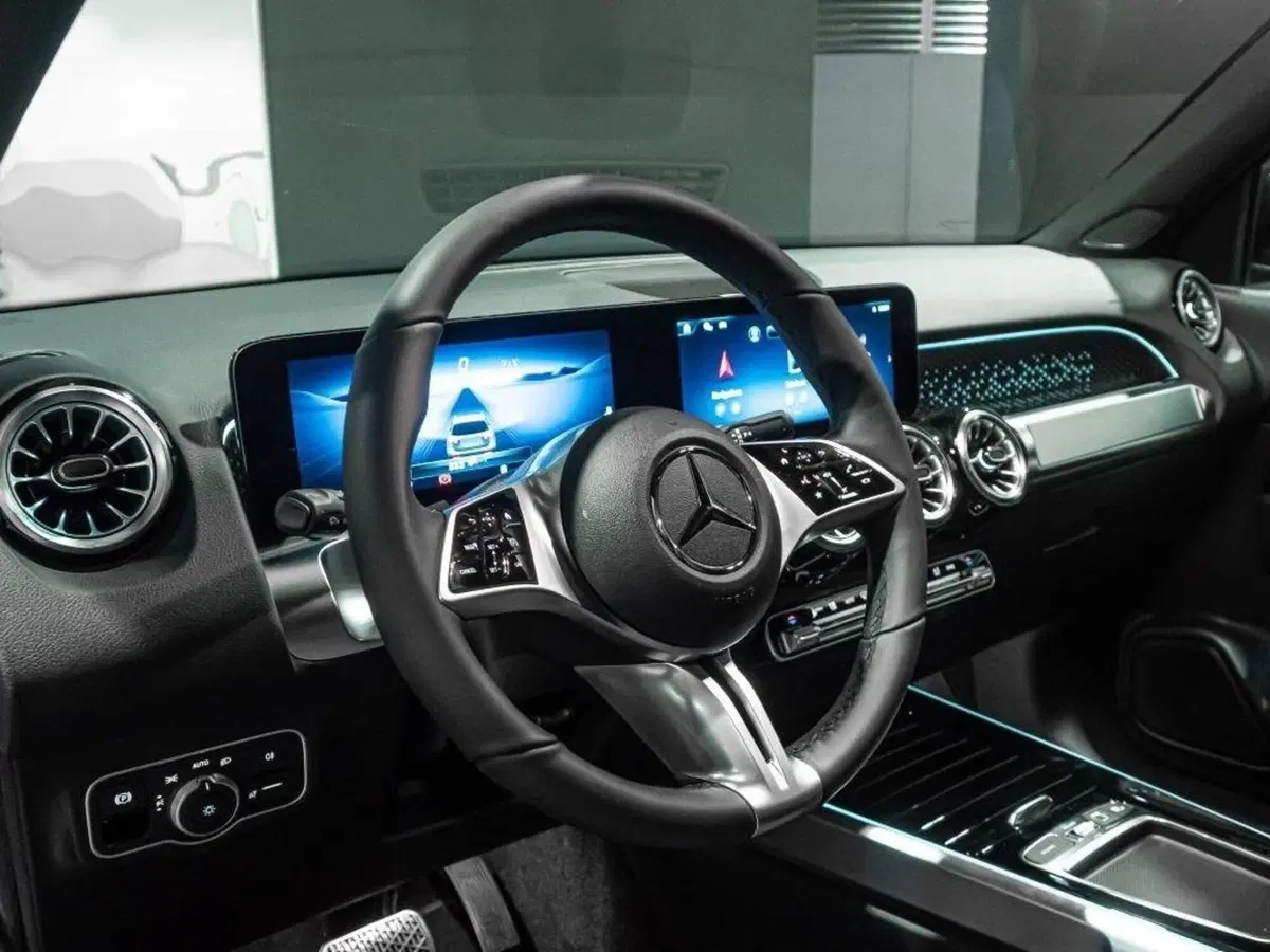 Mercedes-Benz GLB nuova a Ancona (12)