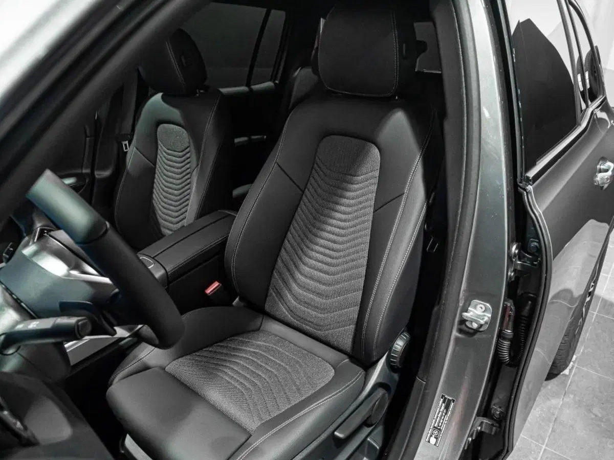 Mercedes-Benz GLB nuova a Ancona (13)