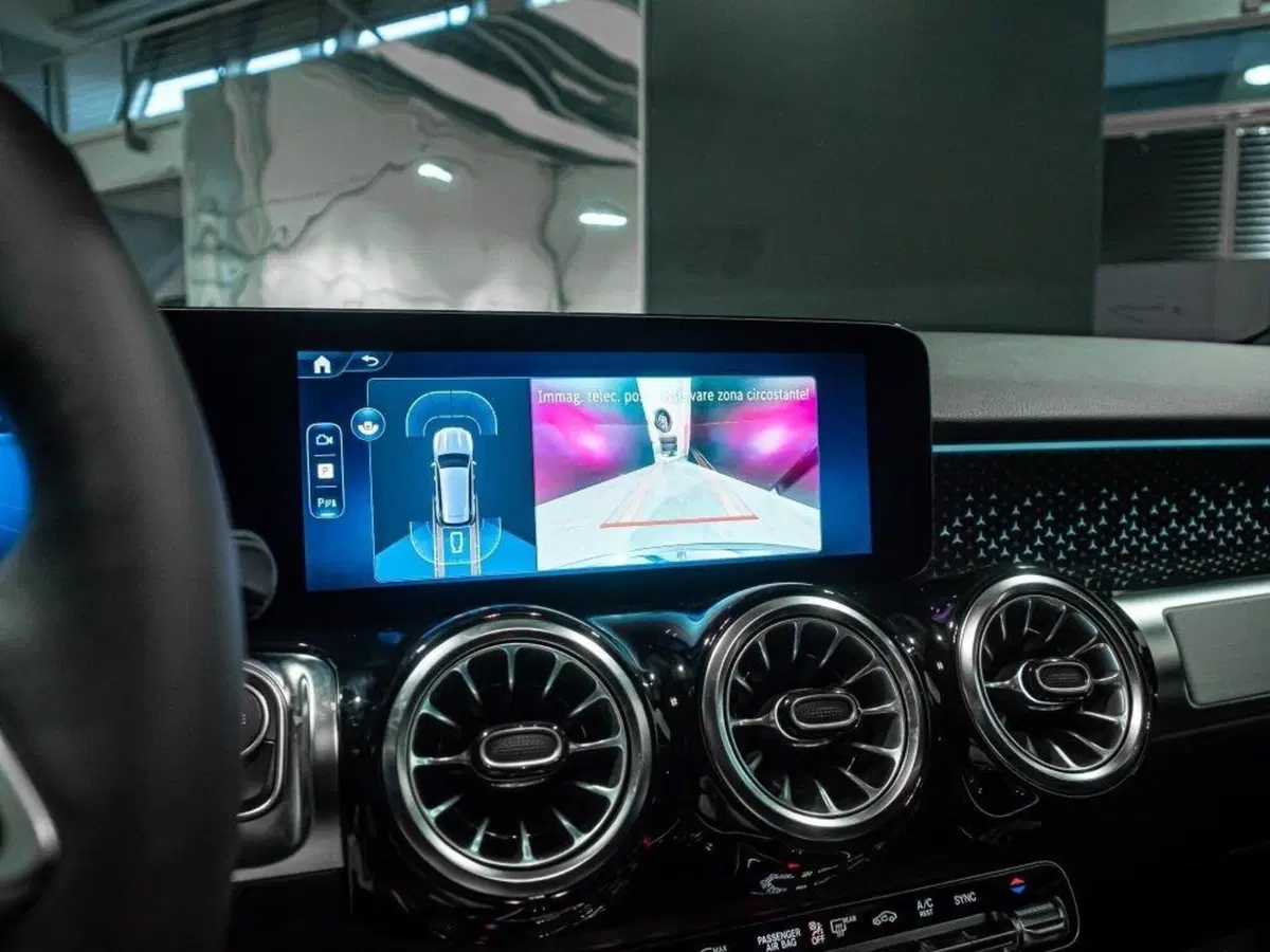 Mercedes-Benz GLB nuova a Ancona (16)