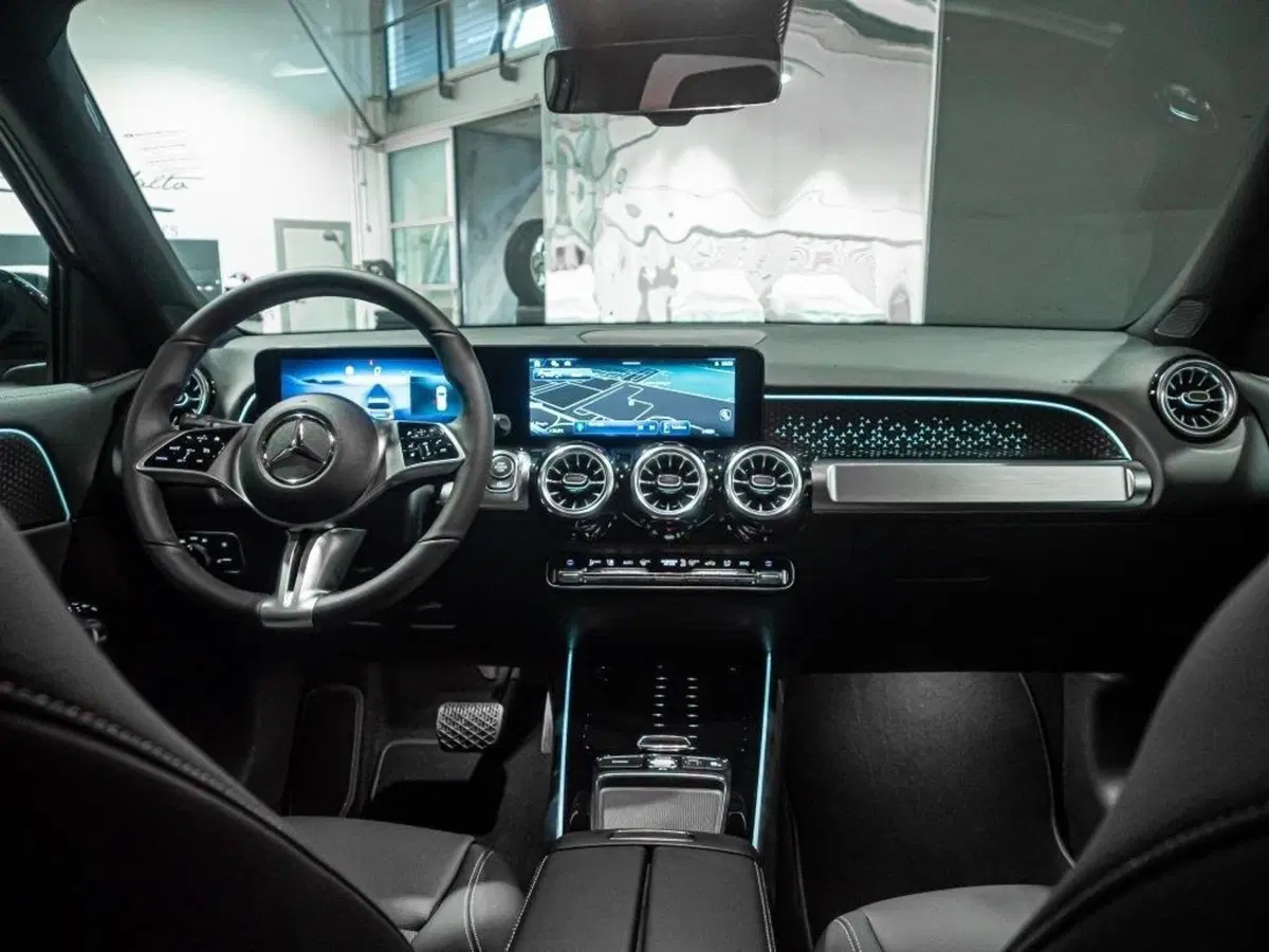 Mercedes-Benz GLB nuova a Ancona (17)