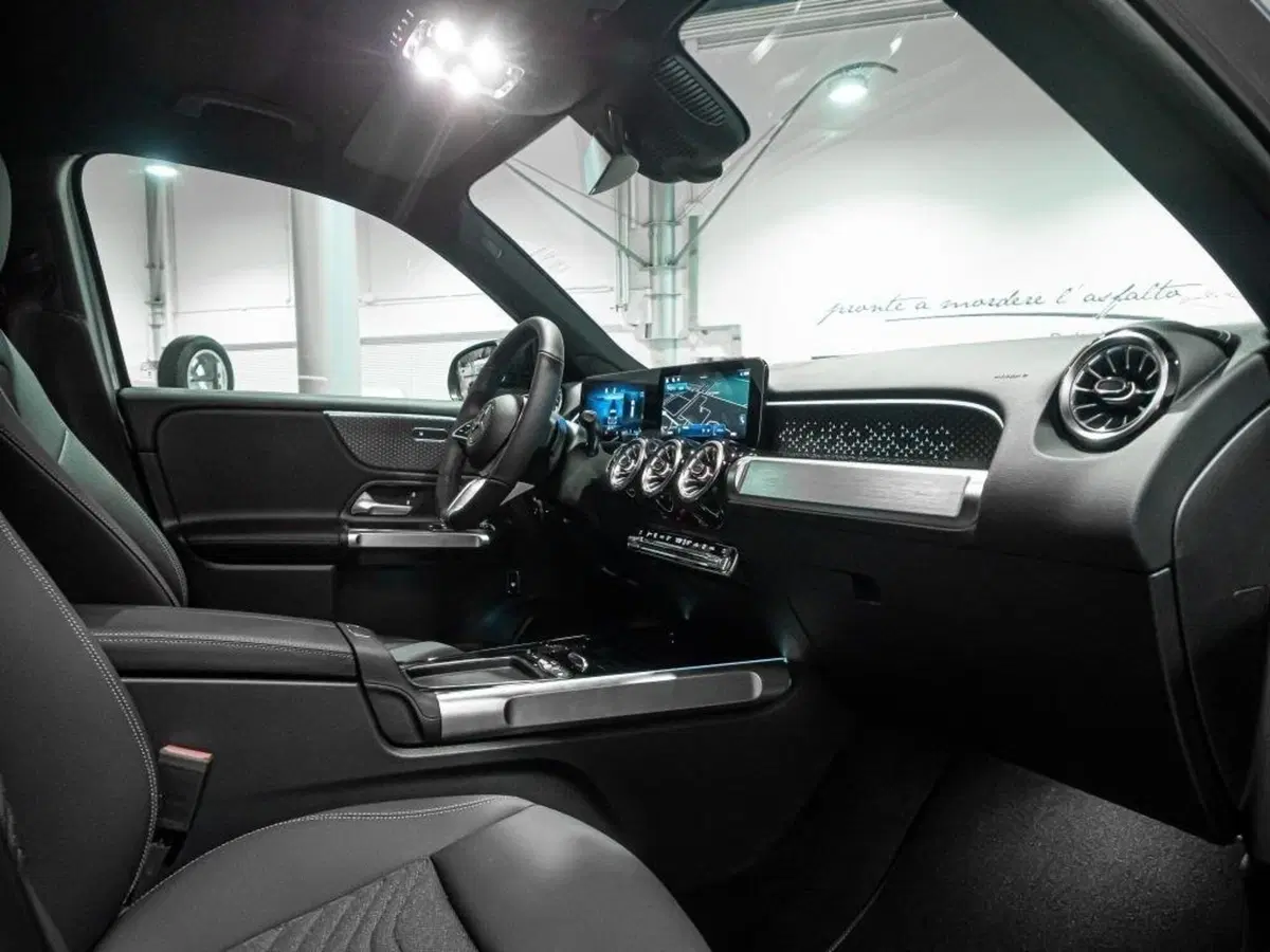 Mercedes-Benz GLB nuova a Ancona (18)