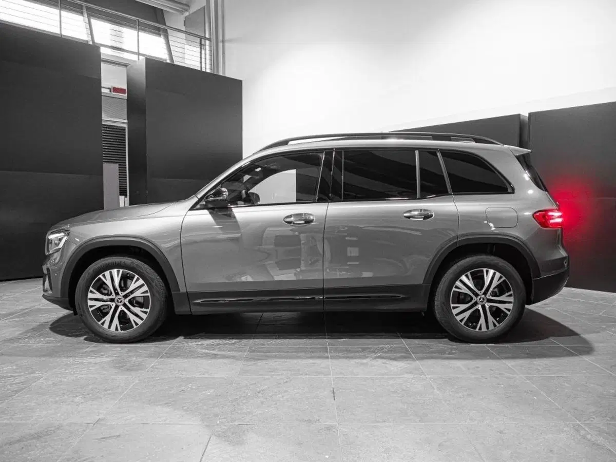 Mercedes-Benz GLB nuova a Ancona (2)