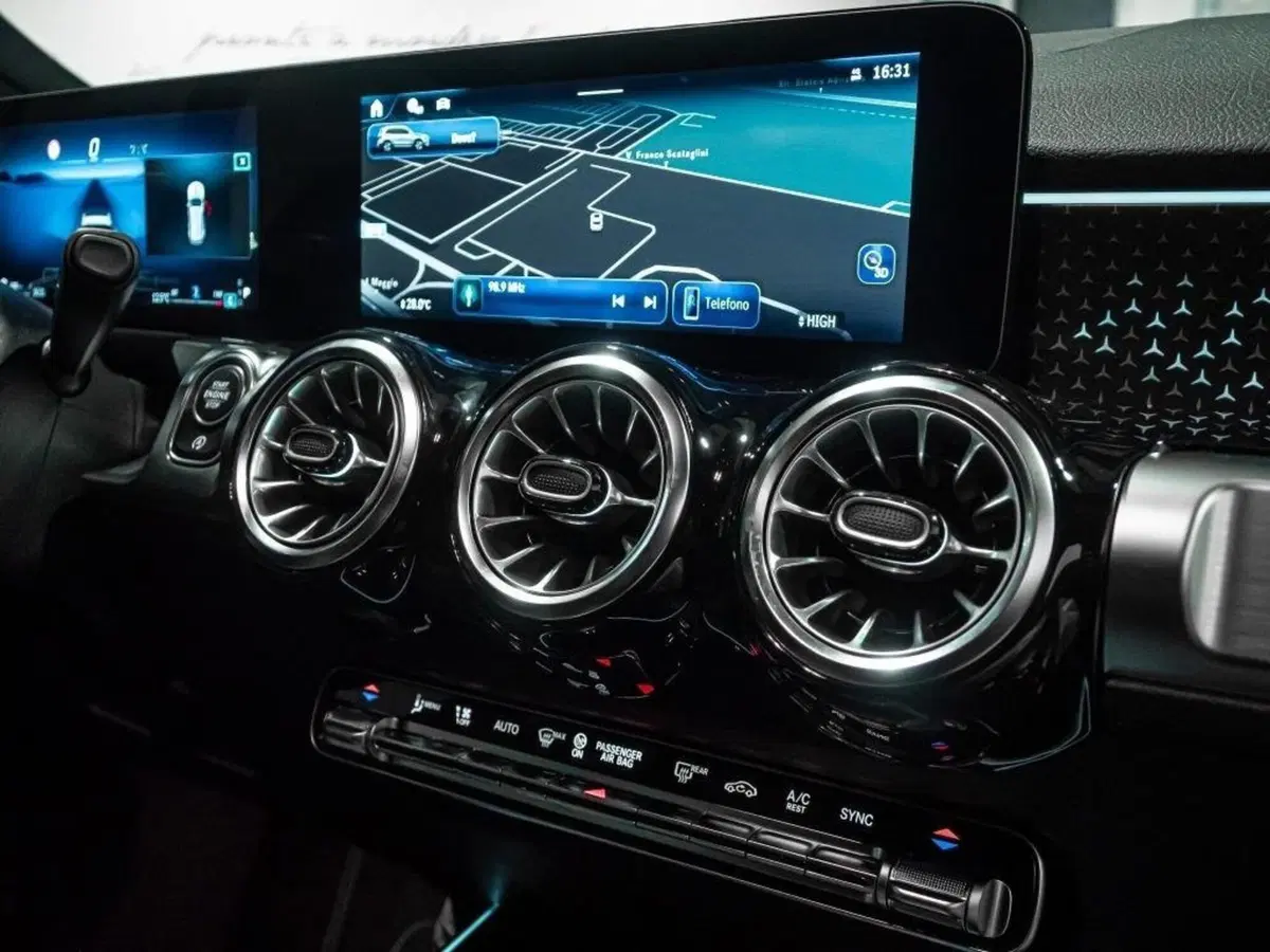 Mercedes-Benz GLB nuova a Ancona (20)