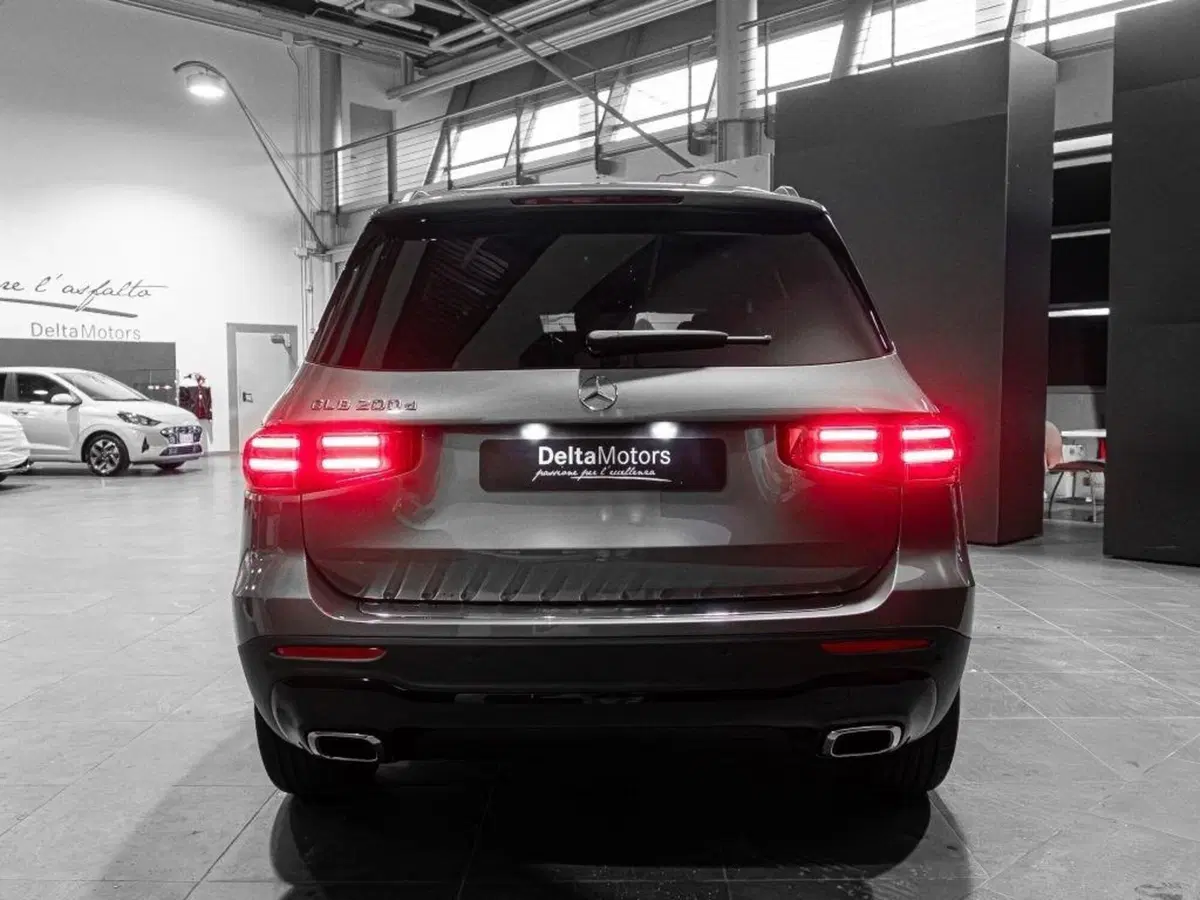 Mercedes-Benz GLB nuova a Ancona (3)