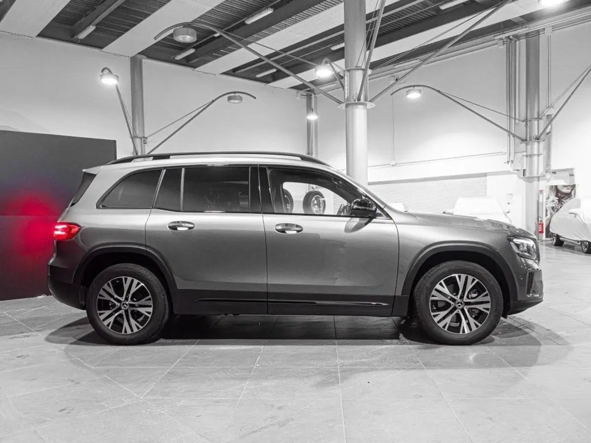 Mercedes-Benz GLB nuova a Ancona (4)