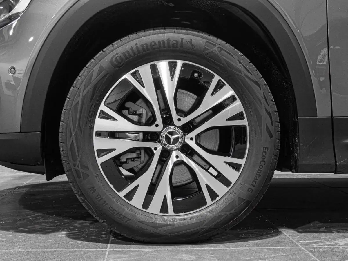 Mercedes-Benz GLB nuova a Ancona (7)