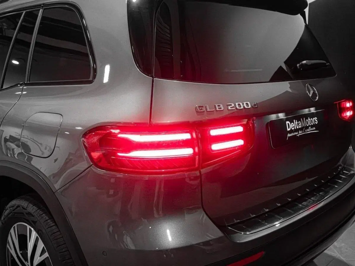 Mercedes-Benz GLB nuova a Ancona (8)