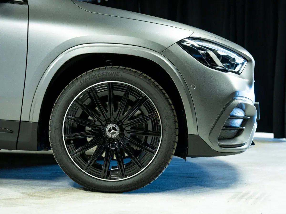 Mercedes-Benz GLA SUV nuova a Ancona (12)