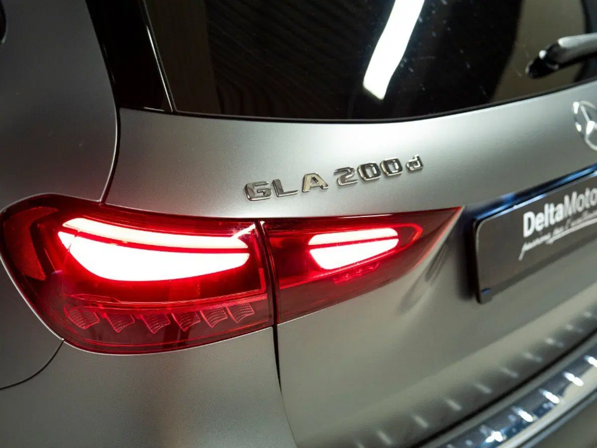 Mercedes-Benz GLA SUV nuova a Ancona (13)