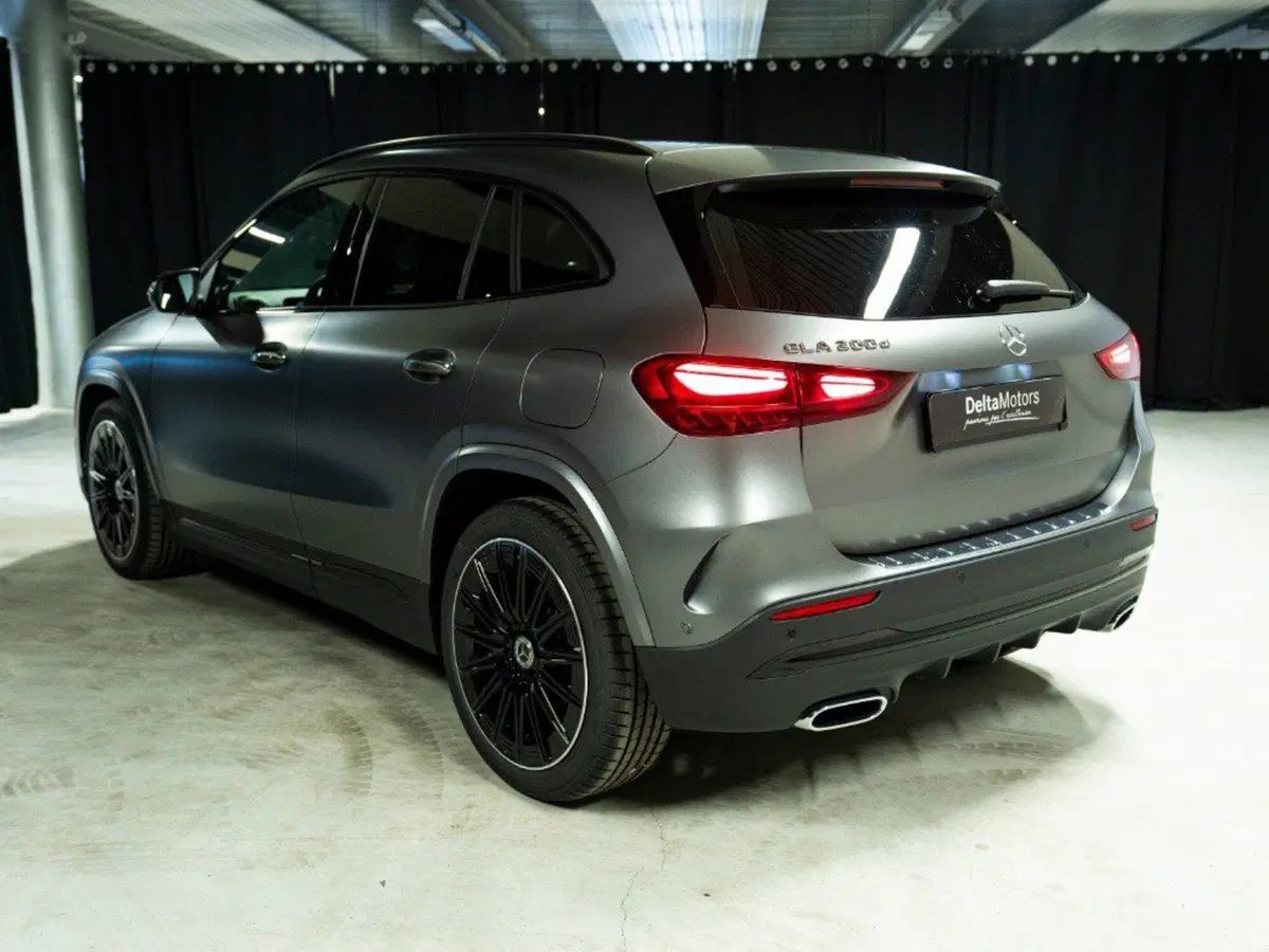 Mercedes-Benz GLA SUV nuova a Ancona (3)