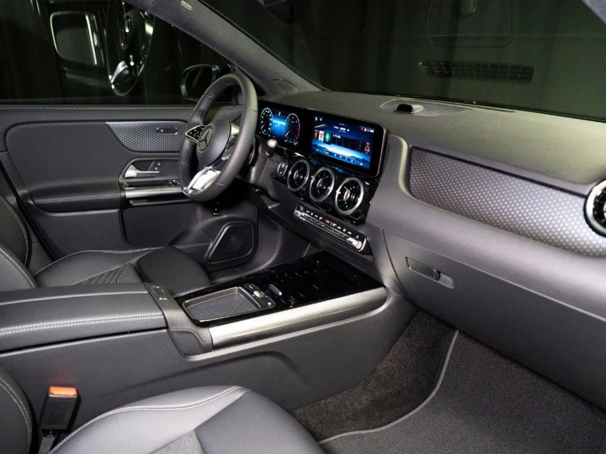 Mercedes-Benz GLA SUV nuova a Ancona (11)
