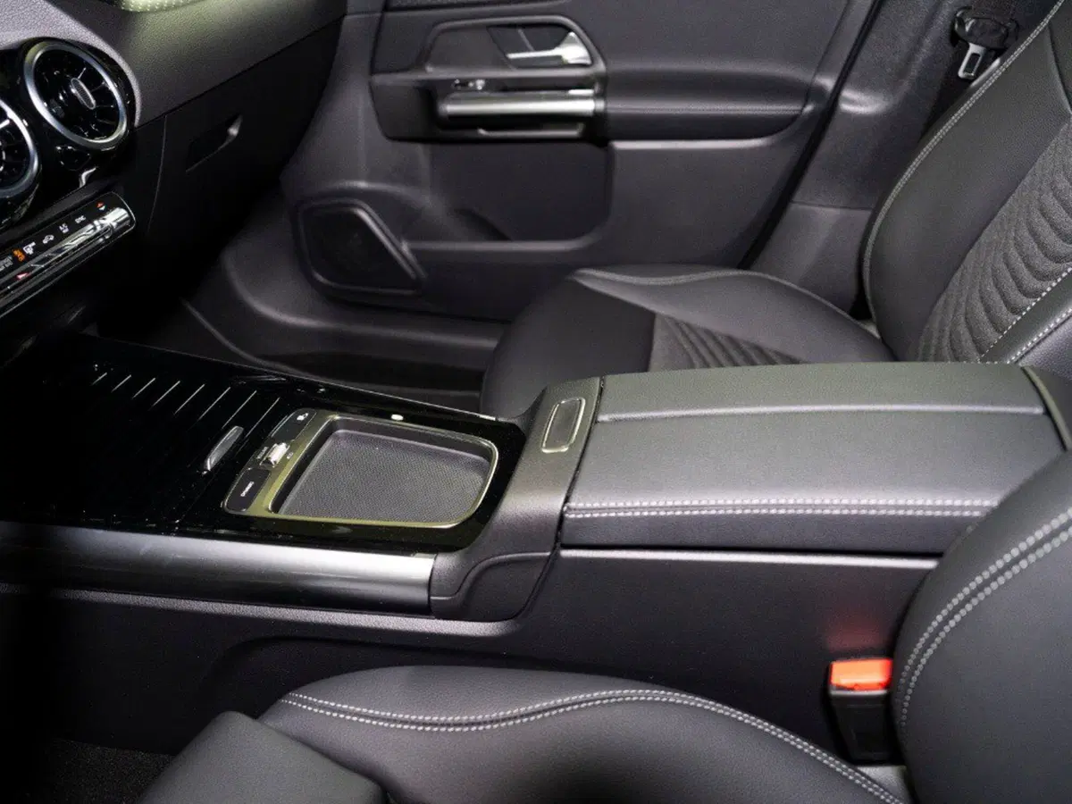 Mercedes-Benz GLA SUV nuova a Ancona (15)