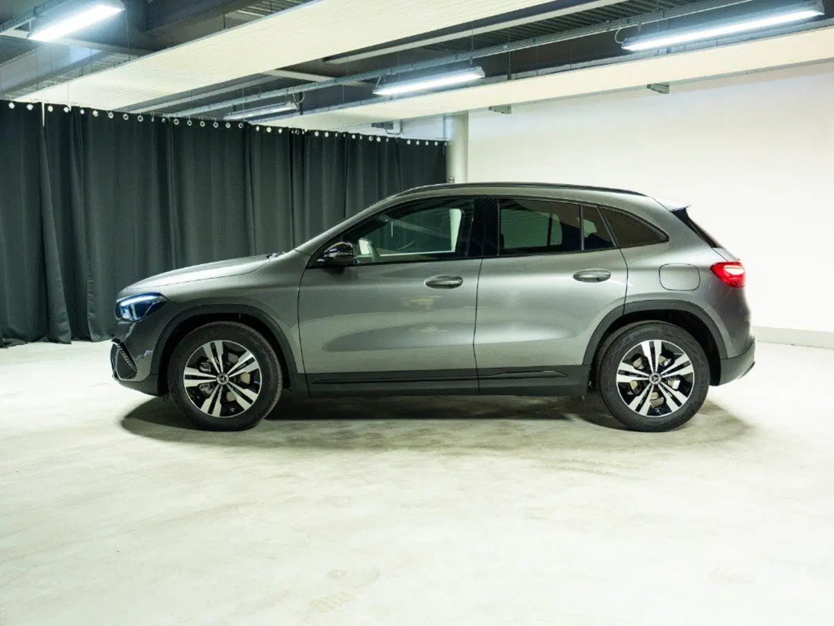 Mercedes-Benz GLA SUV nuova a Ancona (2)