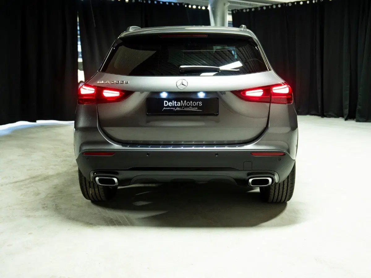 Mercedes-Benz GLA SUV nuova a Ancona (3)