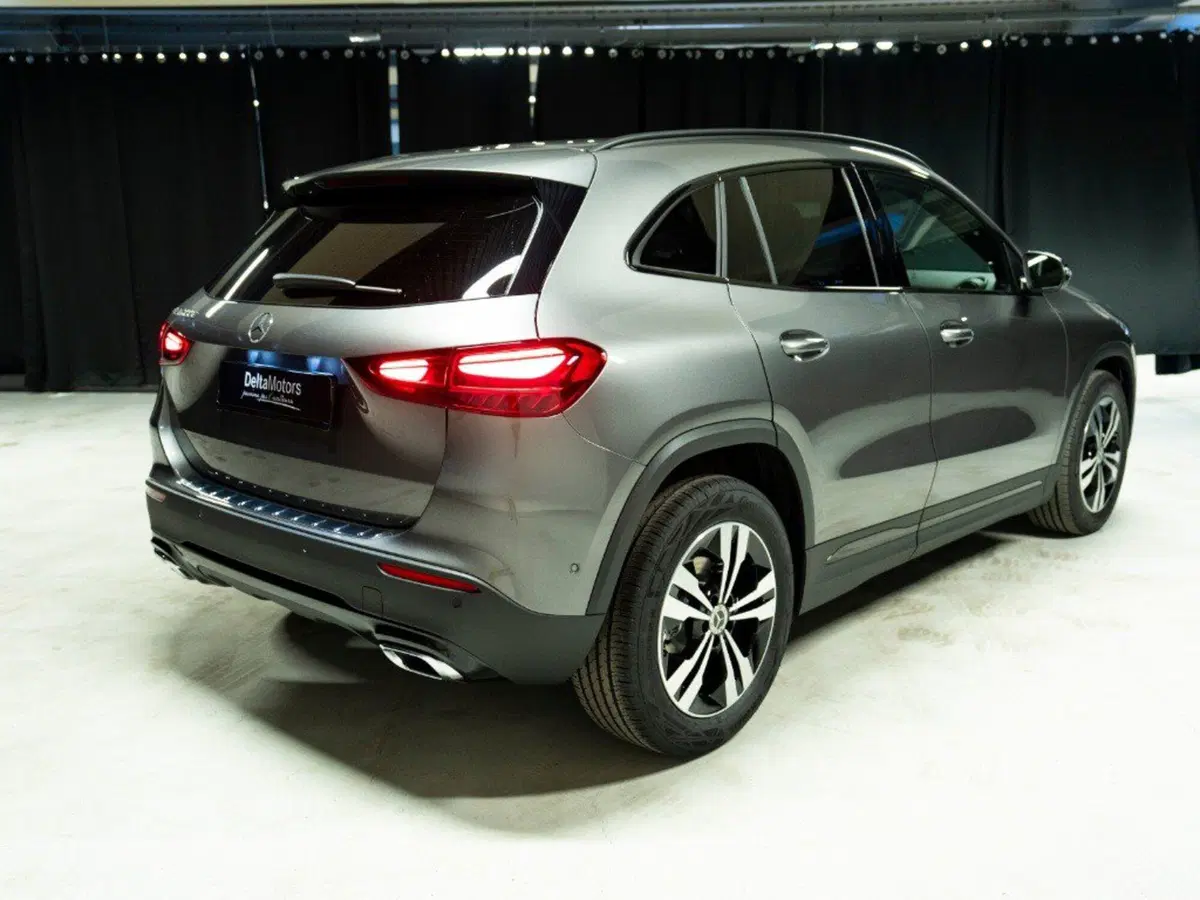 Mercedes-Benz GLA SUV nuova a Ancona (4)