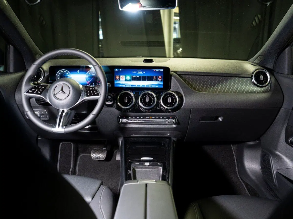 Mercedes-Benz GLA SUV nuova a Ancona (9)