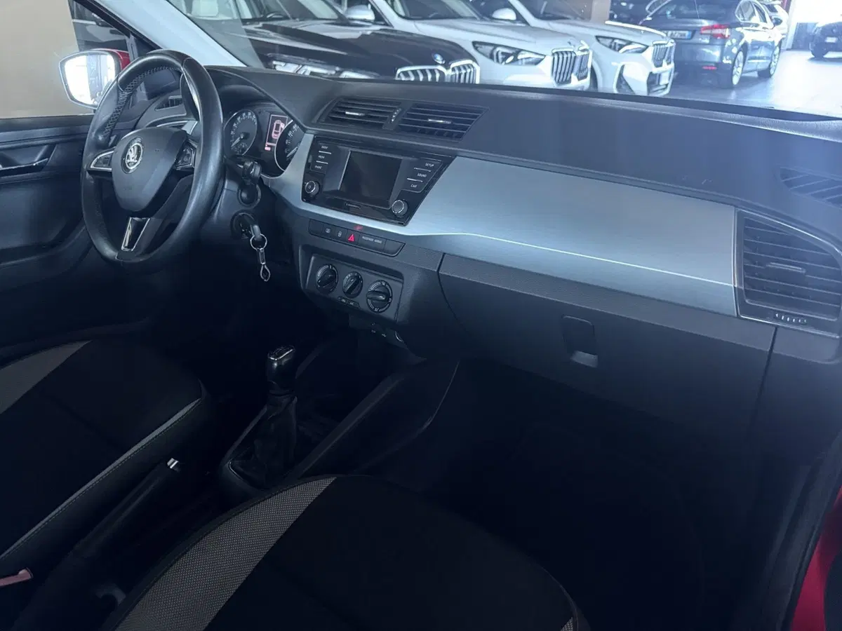 Skoda Fabia usata a Messina (9)