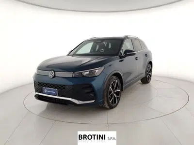 Volkswagen Tiguan 1.5 etsi R-Line 150cv dsg del 2024 usata a Massa
