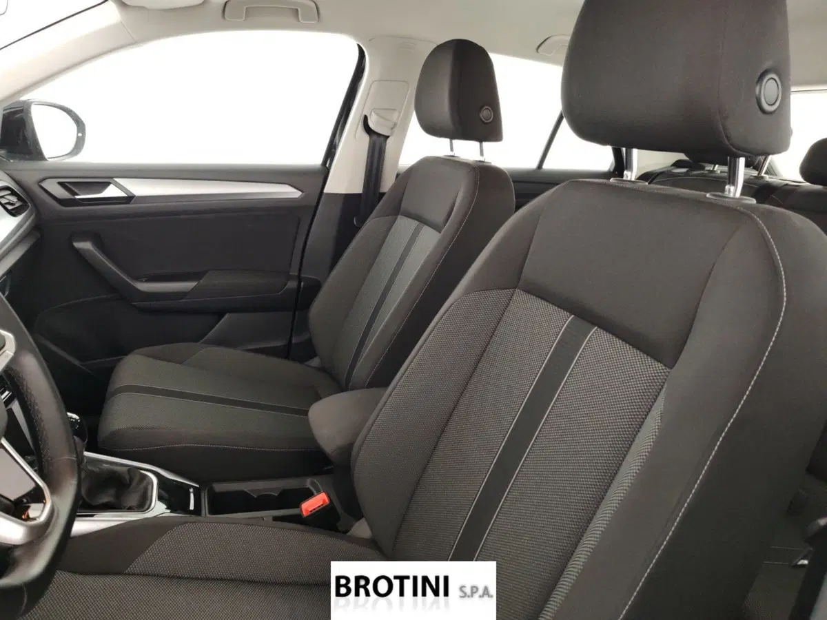 Volkswagen T-Roc usata a Massa-Carrara (9)
