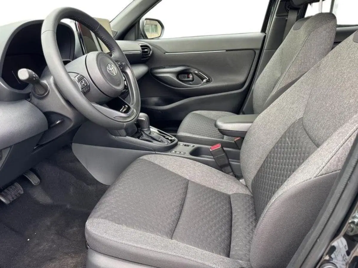 Toyota Yaris Cross nuova a Perugia (15)