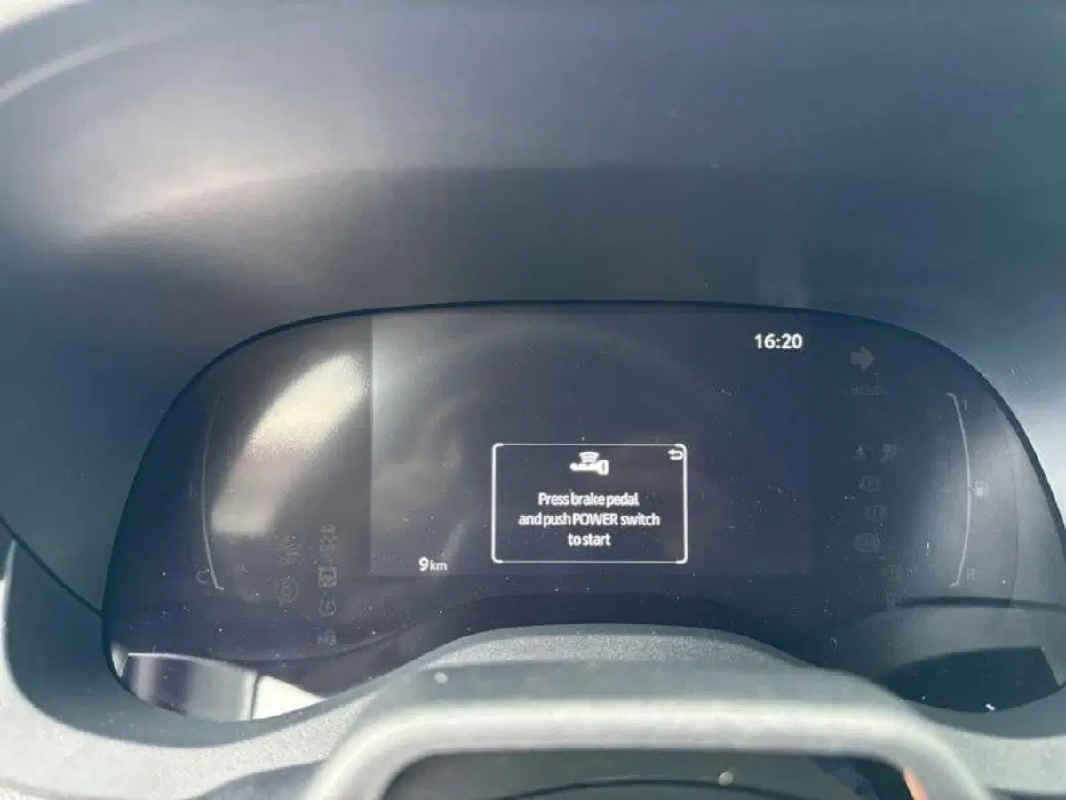 Toyota Yaris Cross nuova a Perugia (8)