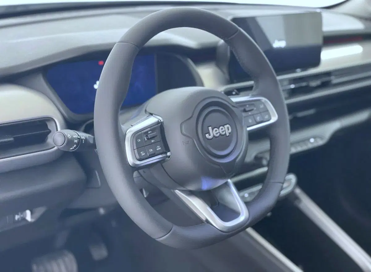 Jeep Avenger nuova a Perugia (15)